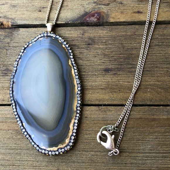 9- Polished Natural Geode Slice Pendant in Neutral Tones Crystal Surround! EUC - Picture 11 of 12